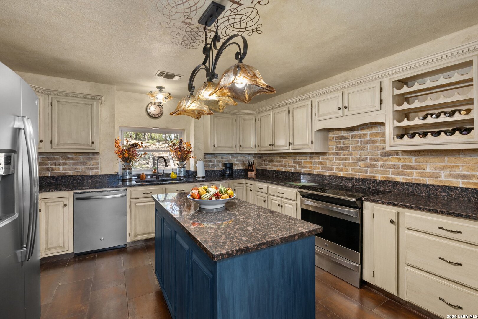 783 Lakeridge Loop Lakehills TX 78063
