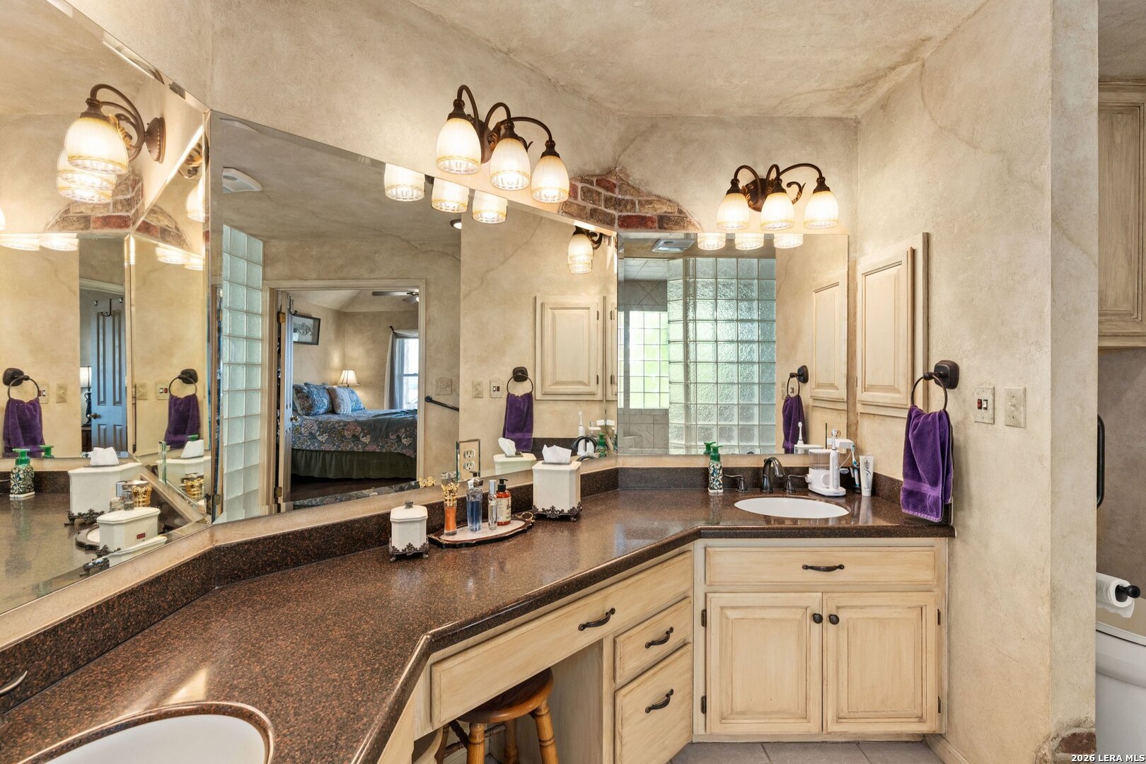 783 Lakeridge Loop Lakehills TX 78063