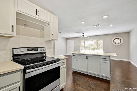 2613 W Summit Avenue San Antonio TX 78228