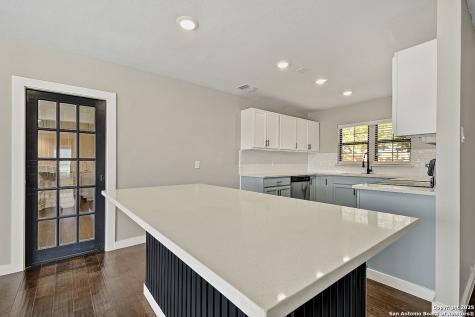 2613 W Summit Avenue San Antonio TX 78228