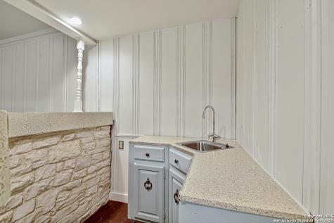 2613 W Summit Avenue San Antonio TX 78228