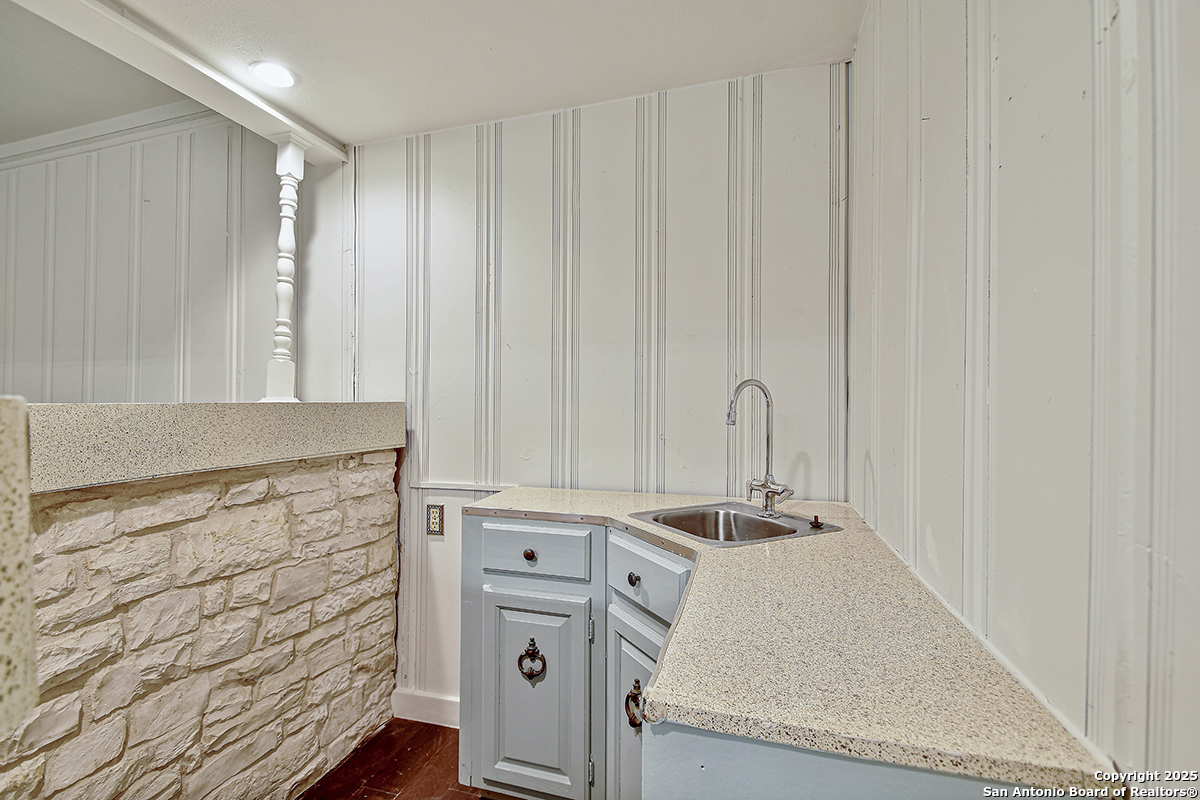 2613 W Summit Avenue San Antonio TX 78228