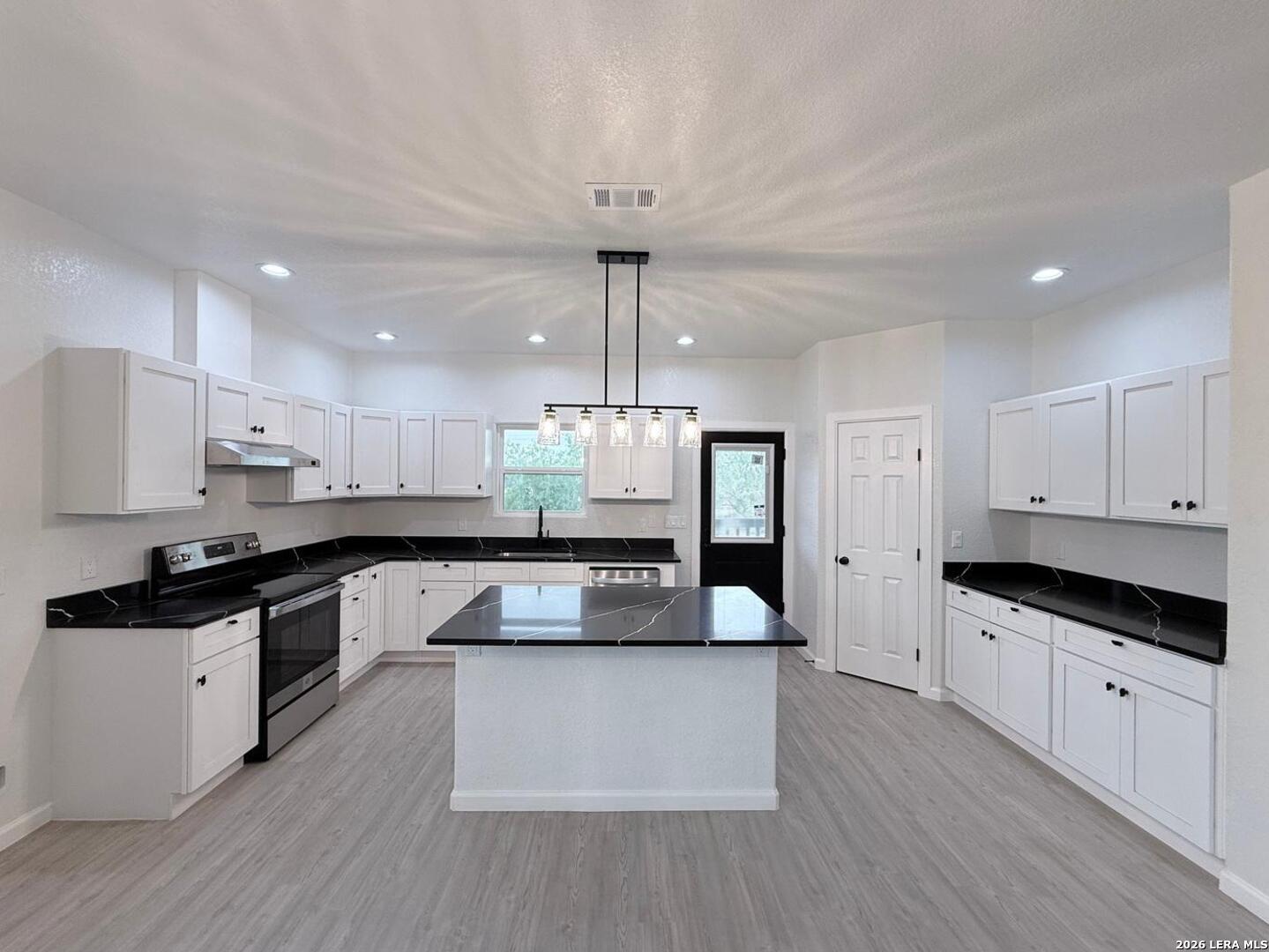 104 Flor Del Sol San Antonio TX 78264