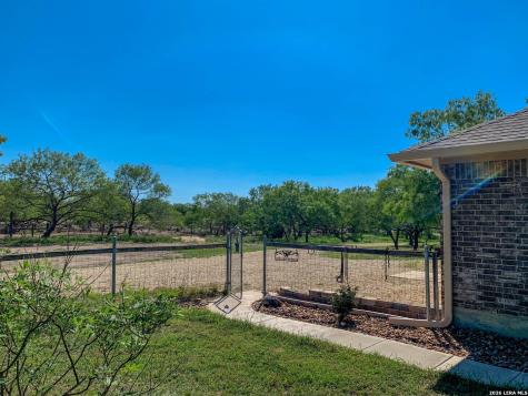 530 Pr D47 Charlotte TX 78011