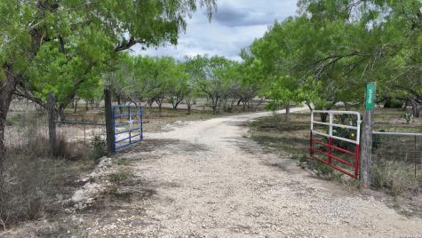 530 Pr D47 Charlotte TX 78011