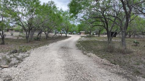 530 Pr D47 Charlotte TX 78011