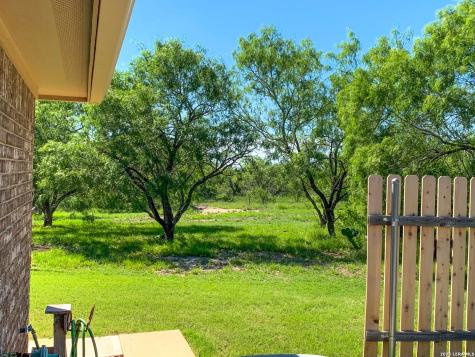 530 Pr D47 Charlotte TX 78011