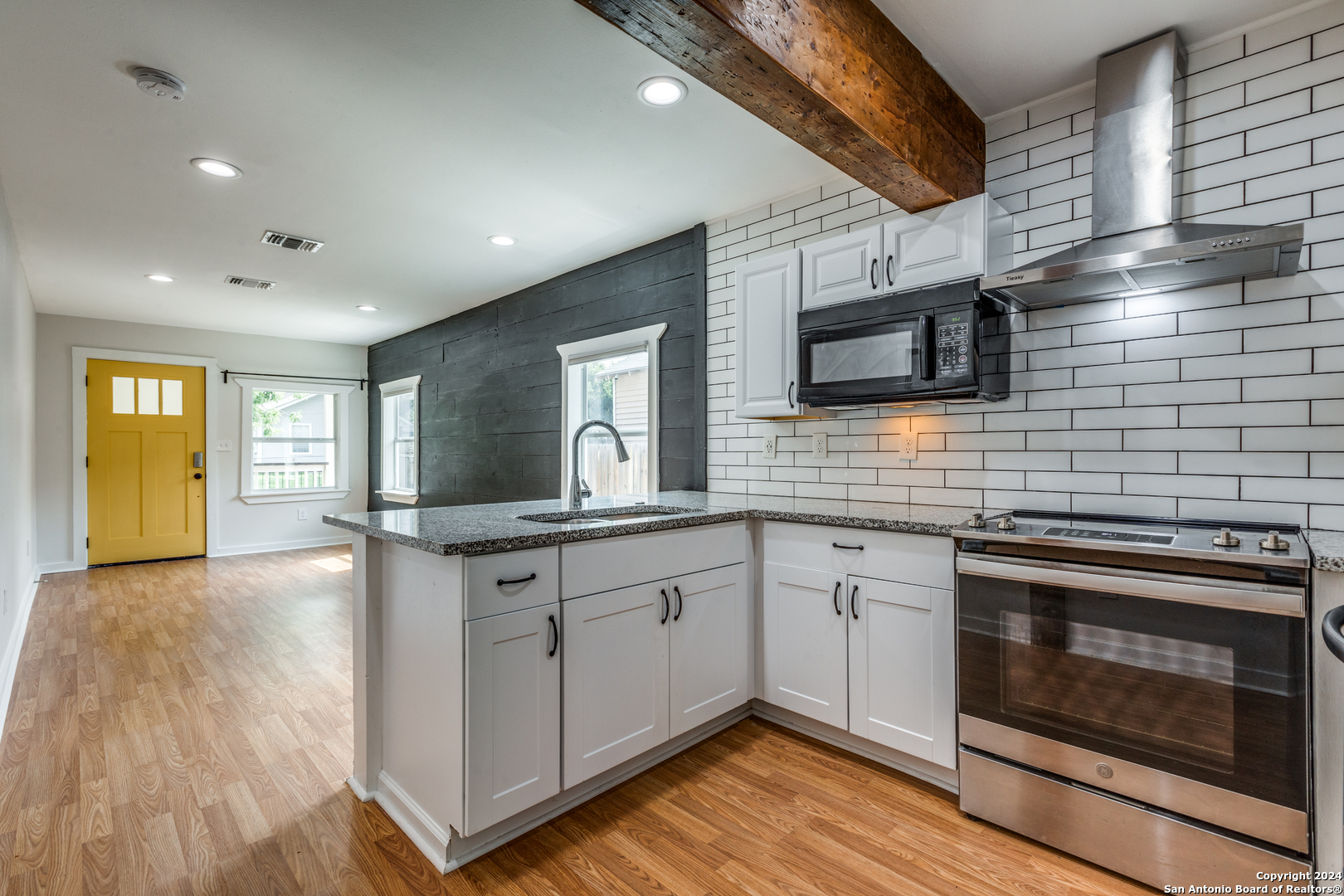 136 W Lambert Street San Antonio TX 78204