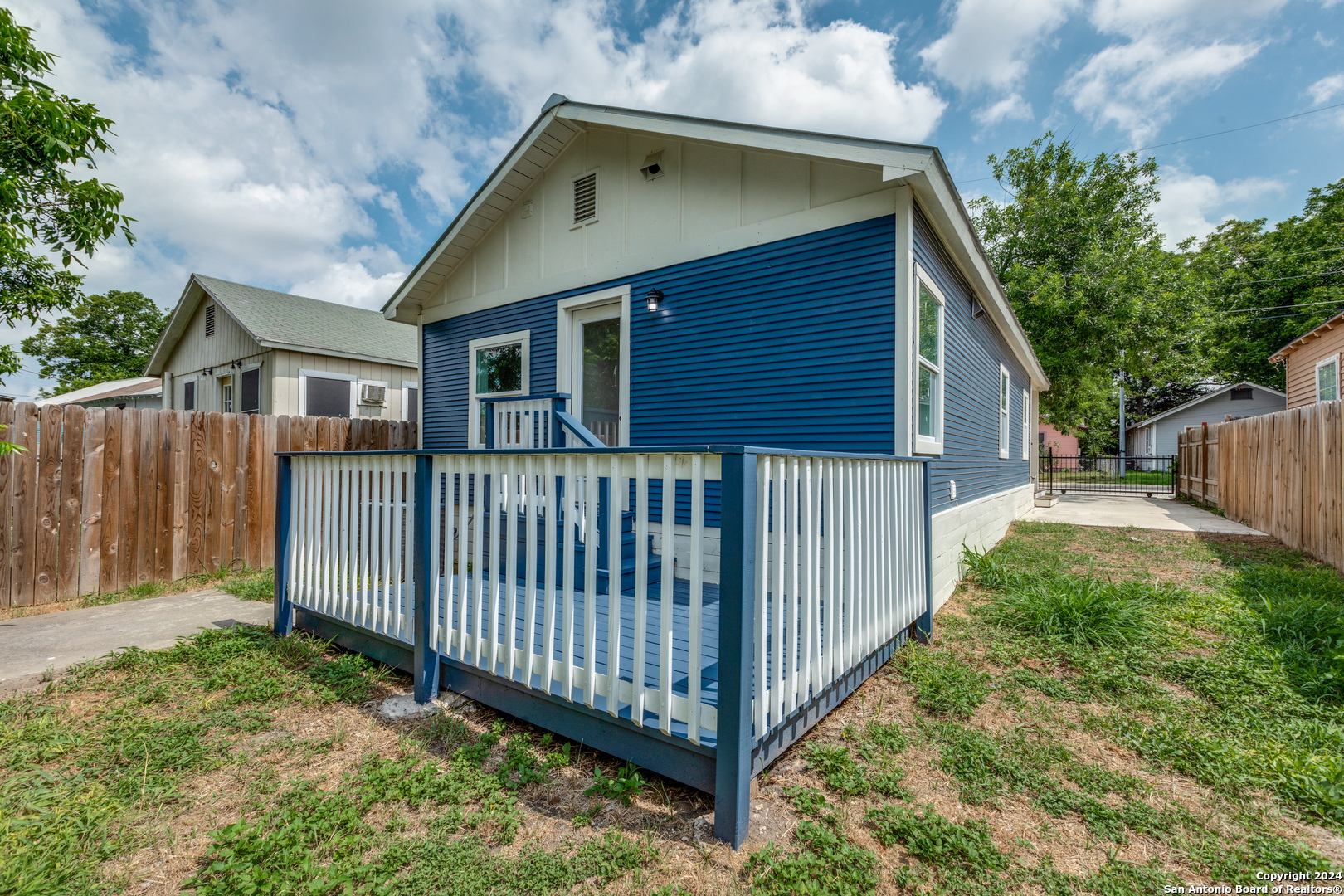 136 W Lambert Street San Antonio TX 78204
