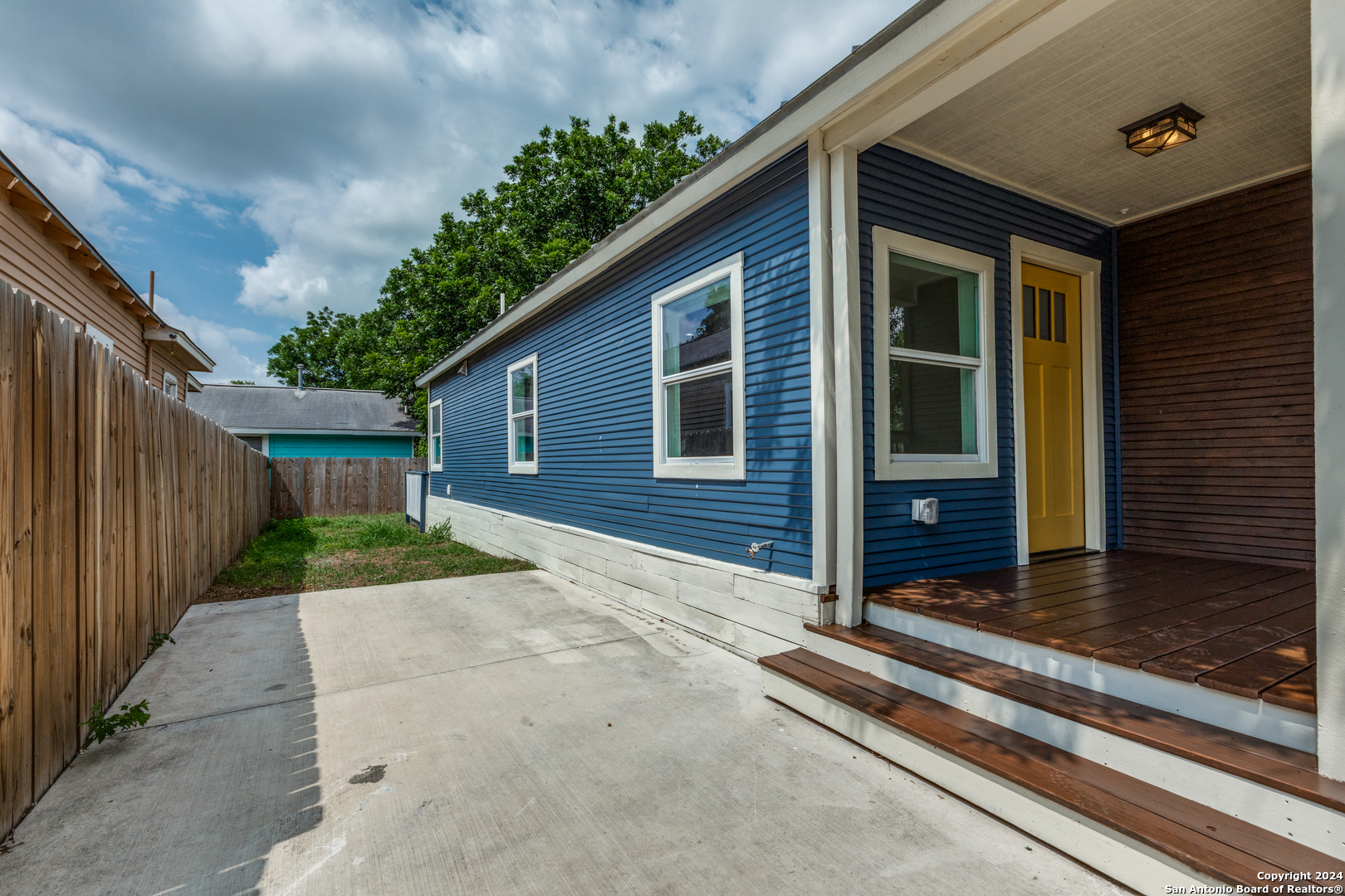 136 W Lambert Street San Antonio TX 78204