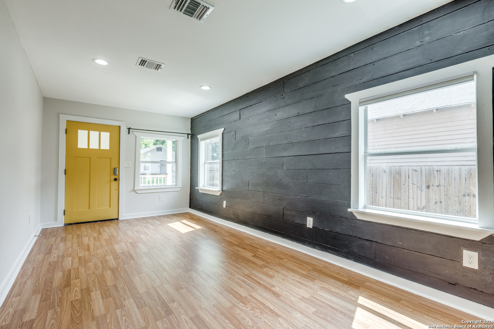 136 W Lambert Street San Antonio TX 78204