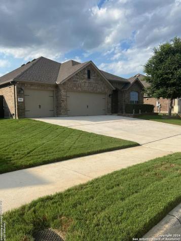 989 Water Oak Schertz TX 78154