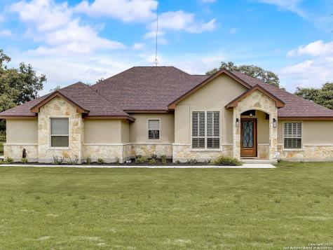 131 Clarence Drive Floresville TX 78114