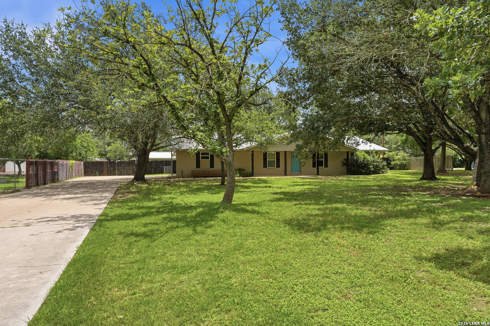 111 Deer Run Pleasanton TX 78064
