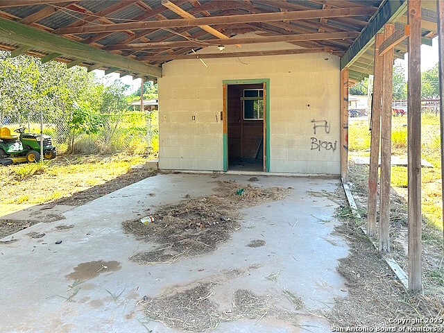 1207 & 1209 Florida Pleasanton TX 78064