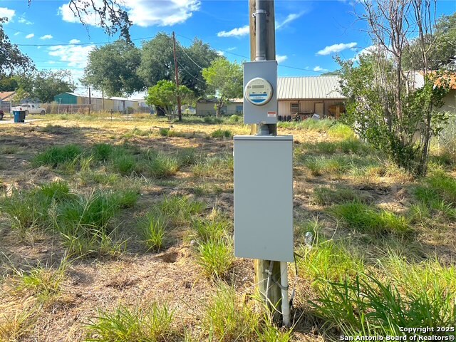 1207 & 1209 Florida Pleasanton TX 78064