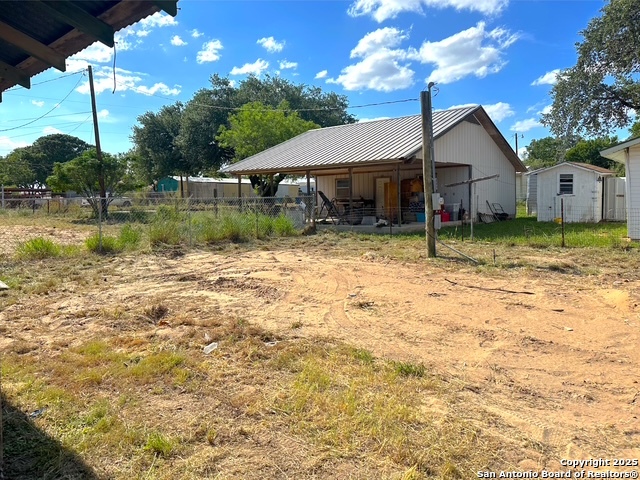 1207 & 1209 Florida Pleasanton TX 78064