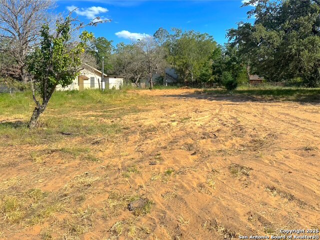 1207 & 1209 Florida Pleasanton TX 78064