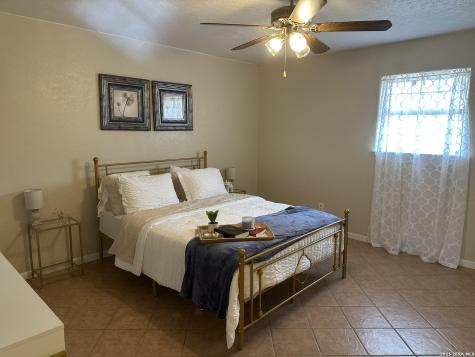 703 N 9th Carrizo Springs TX 78834