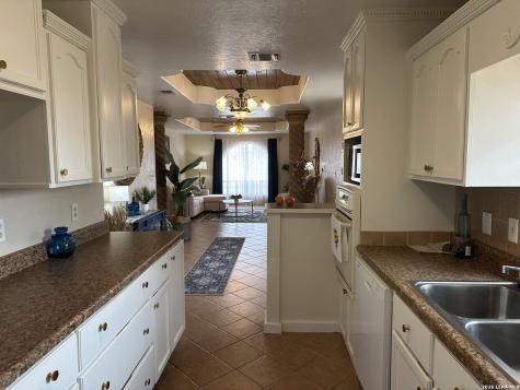 703 N 9th Carrizo Springs TX 78834