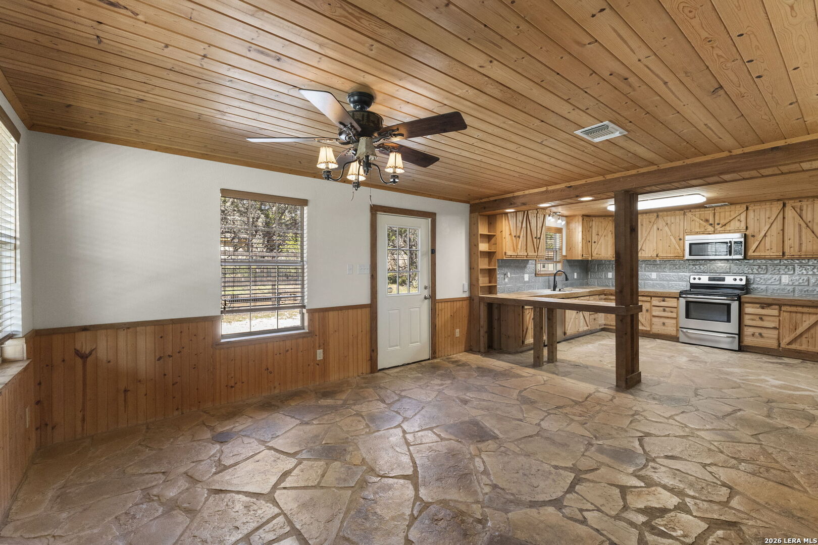 138 Comanche Path Bandera TX 78003