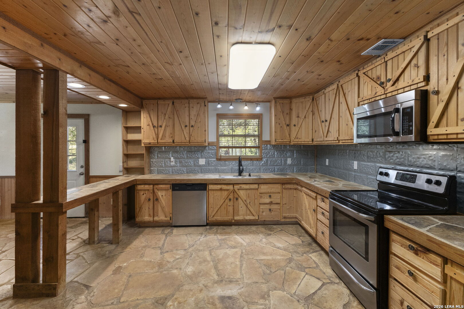 138 Comanche Path Bandera TX 78003