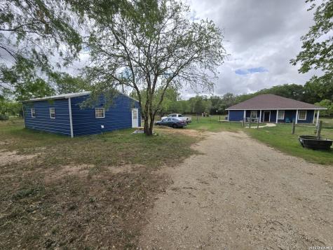 124 Elm Country Drive La Vernia TX 78121