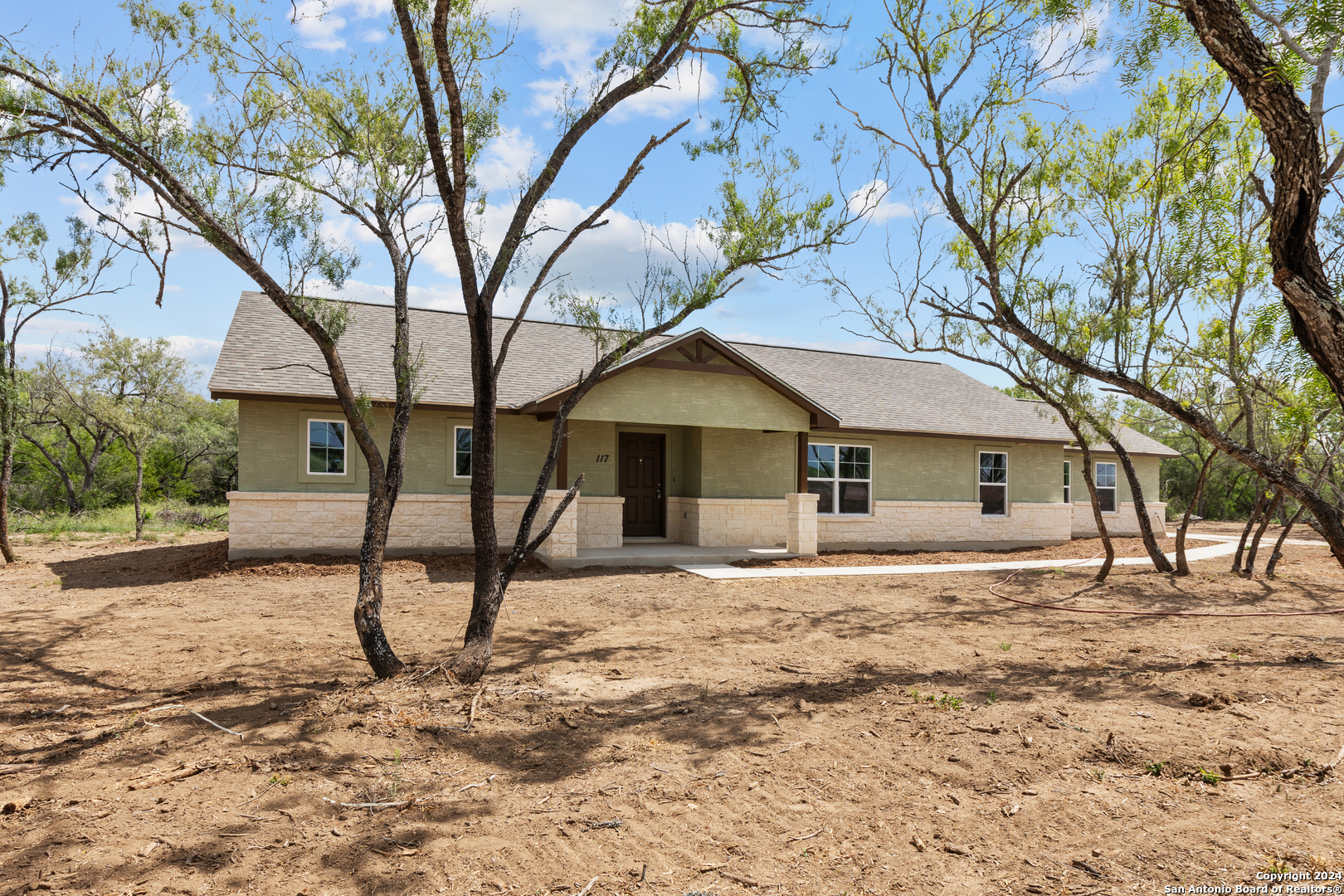 117 Sylas Hayes Loop Pleasanton TX 78064