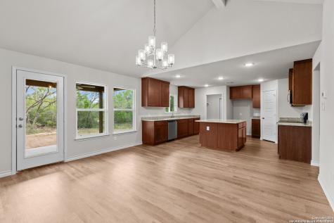 117 Sylas Hayes Loop Pleasanton TX 78064