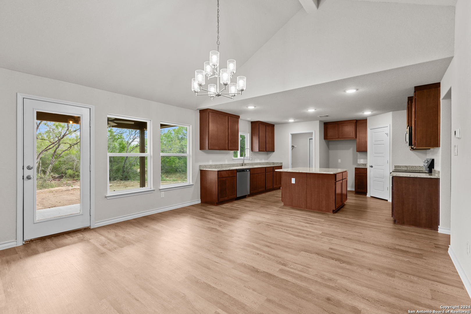117 Sylas Hayes Loop Pleasanton TX 78064