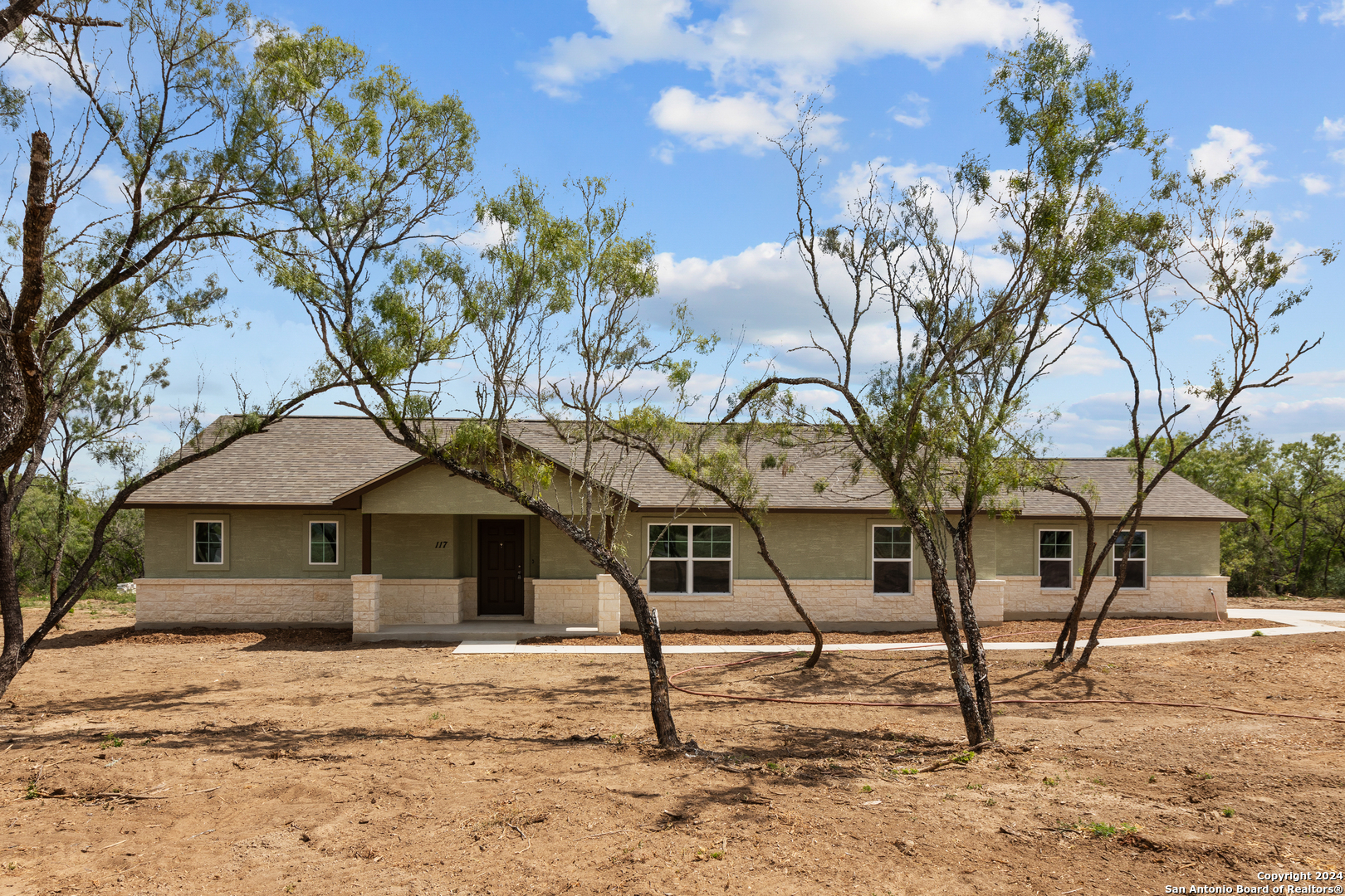 117 Sylas Hayes Loop Pleasanton TX 78064