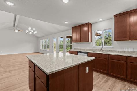 117 Sylas Hayes Loop Pleasanton TX 78064