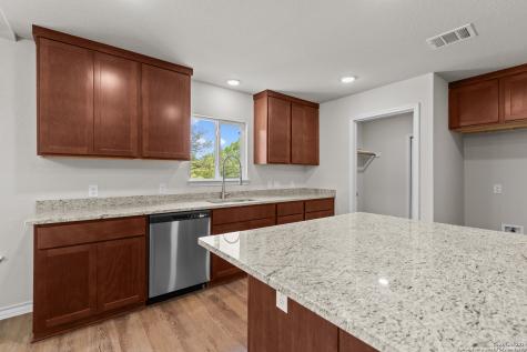 117 Sylas Hayes Loop Pleasanton TX 78064