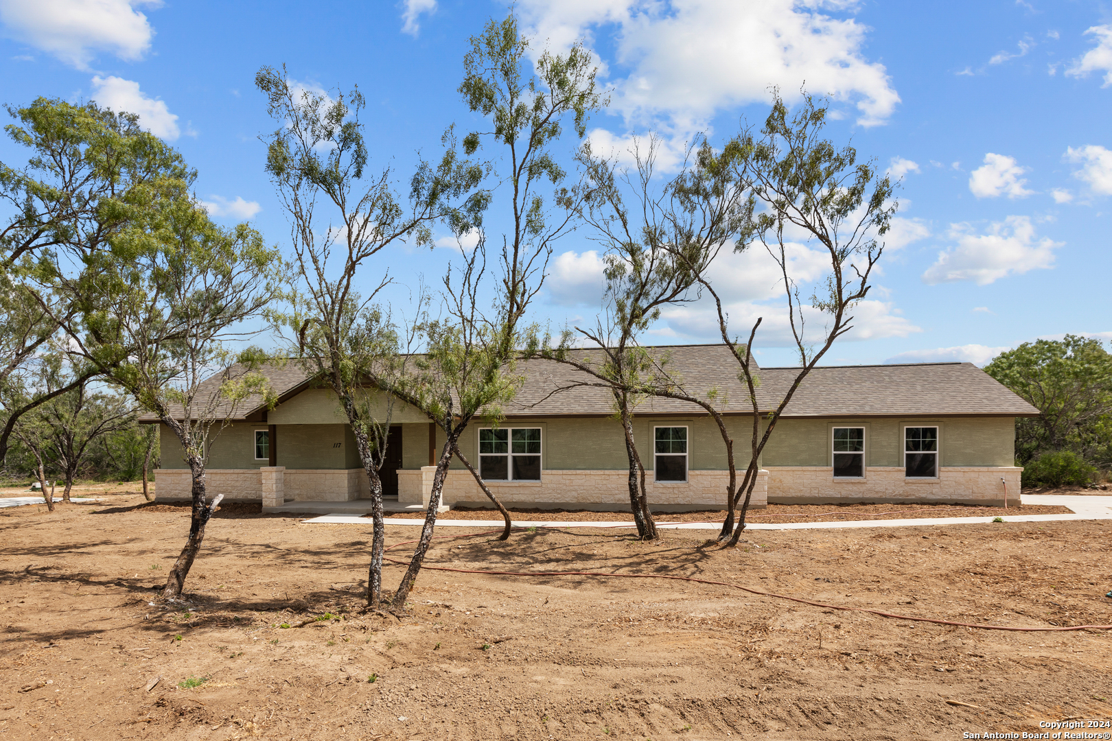 117 Sylas Hayes Loop Pleasanton TX 78064