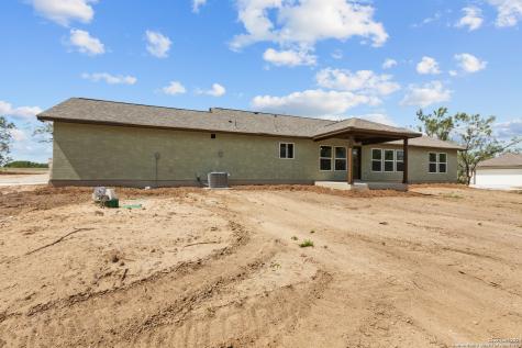 117 Sylas Hayes Loop Pleasanton TX 78064