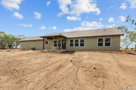 117 Sylas Hayes Loop Pleasanton TX 78064