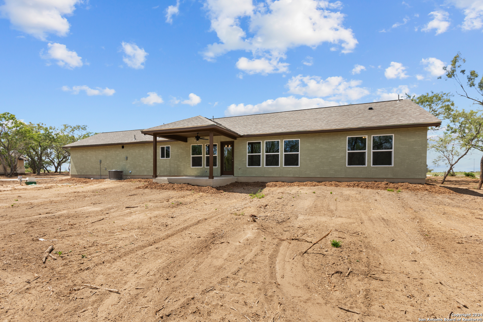 117 Sylas Hayes Loop Pleasanton TX 78064