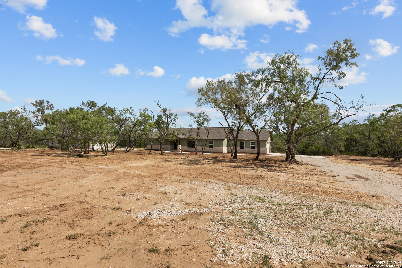 117 Sylas Hayes Loop Pleasanton TX 78064