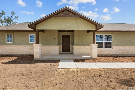 117 Sylas Hayes Loop Pleasanton TX 78064