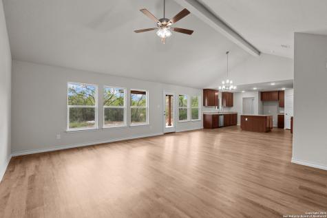 117 Sylas Hayes Loop Pleasanton TX 78064