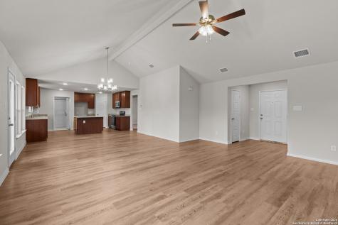 117 Sylas Hayes Loop Pleasanton TX 78064