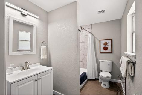 407 E Courtland Place San Antonio TX 78212