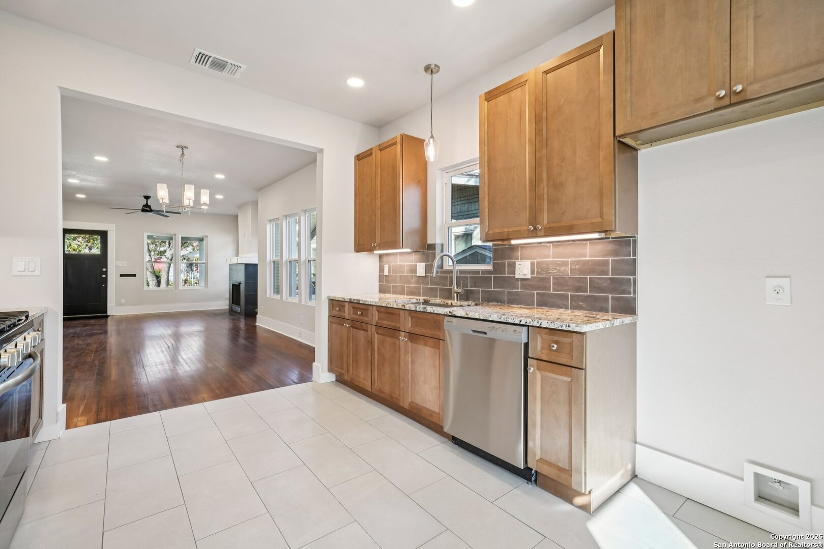 524 Hunstock San Antonio TX 78210