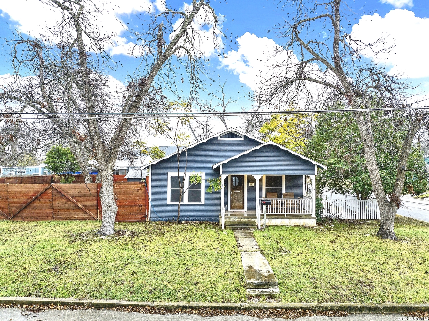 197 N Sycamore New Braunfels TX 78130