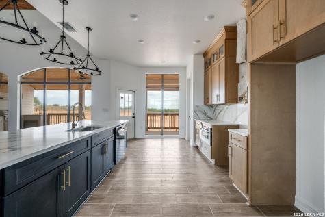 125 Hidden Hills Floresville TX 78114