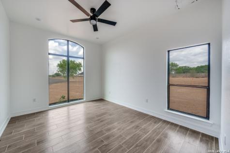 125 Hidden Hills Floresville TX 78114