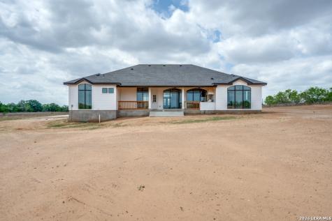 125 Hidden Hills Floresville TX 78114