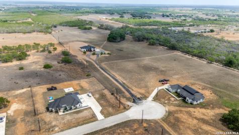 125 Hidden Hills Floresville TX 78114