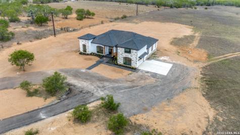 125 Hidden Hills Floresville TX 78114