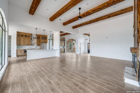 125 Hidden Hills Floresville TX 78114